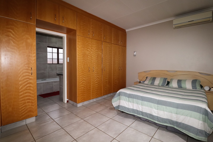3 Bedroom Property for Sale in Flamwood North West